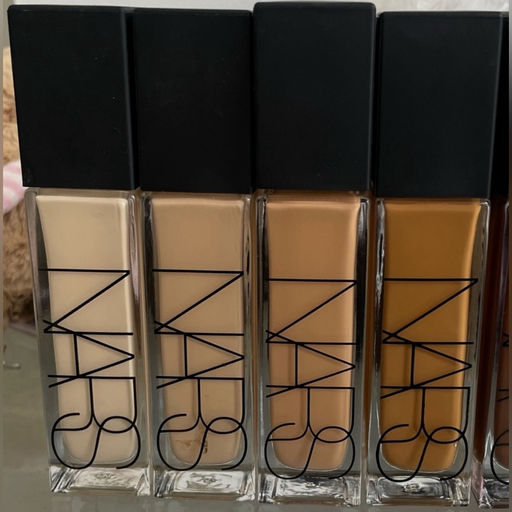 NATURAL RADIANT LONGWEAR FOUNDATION BUNDLE
